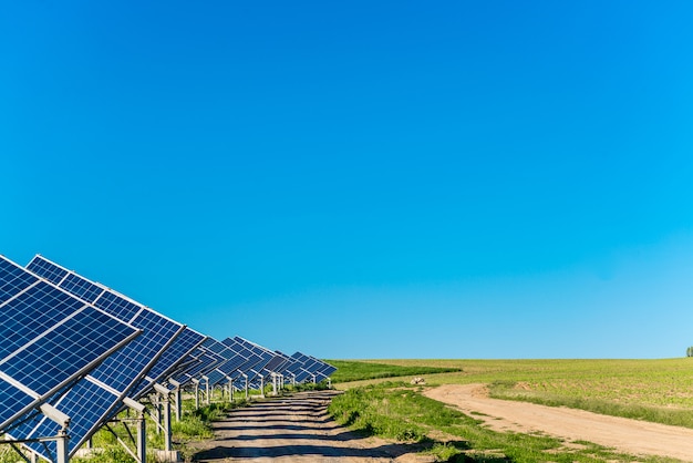 太陽からの太陽電池パネルのエネルギー