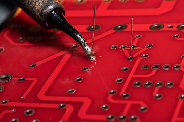 Soldering process on a printed circuit board