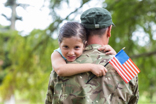 Soldier reunited with his daughter