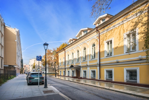 Solenikov's mansion on Chaplygin street in Moscow on an autumn day