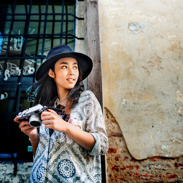 Photo the solo asian female traveler