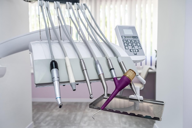 Soort professionele tandheelkundige hulpmiddelen op de werkplek in de tandheelkunde