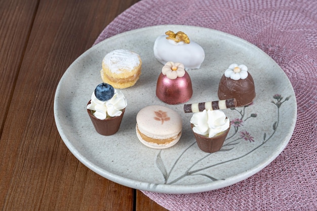 Photo sophisticated sweets for brazilian weddings macarons truffles and small chocolate cups