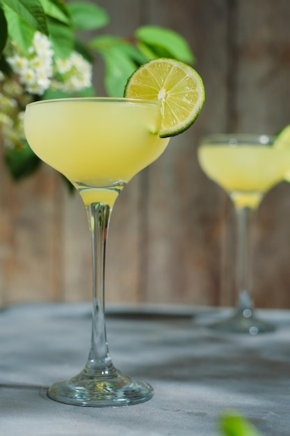 Southside zomer alcoholische cocktail met schijfje limoen