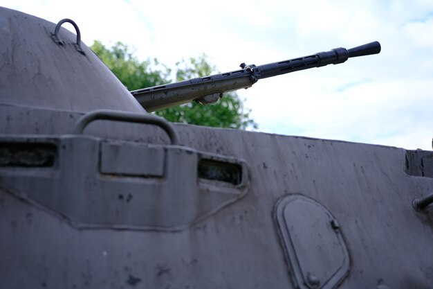 Photo soviet btr armored personnel carrier with on the ground in the museum of armored vehicles