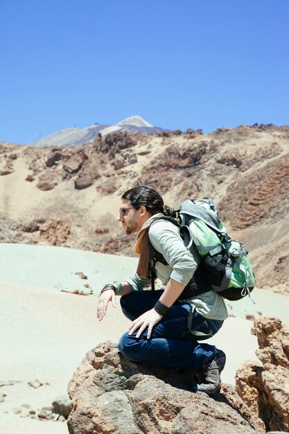 Spaanse bergbeklimmer wandelen in Tenerife