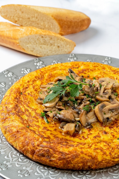 Spaanse omelet met champignons