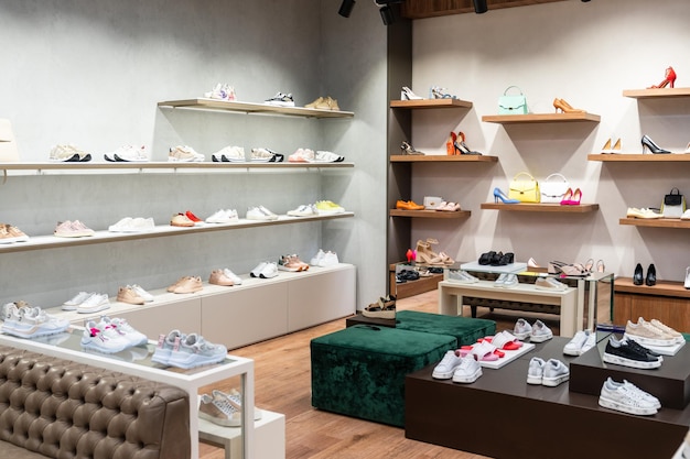 Photo a spacious bright store for mens and womens shoes