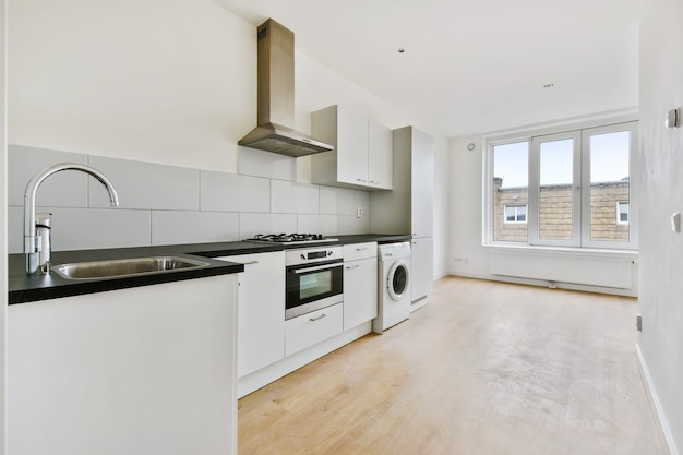 Photo spacious kitchen design