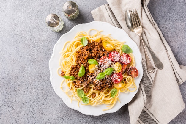 Spaghetti Bolognaise topped with minced beef