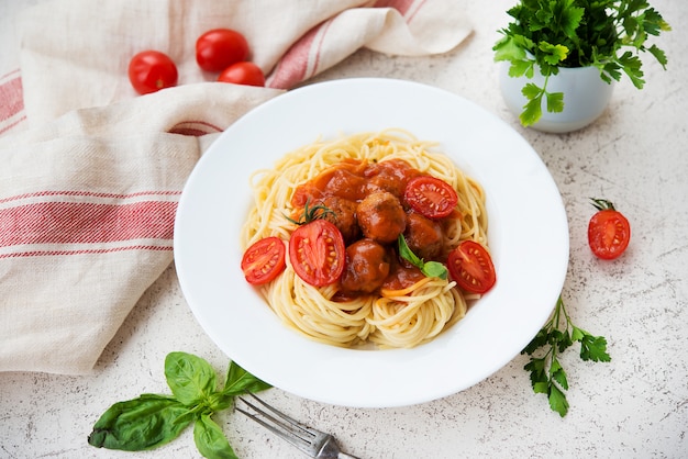 Spaghetti Bolognese met vlees, een traditioneel Italiaans gerecht.