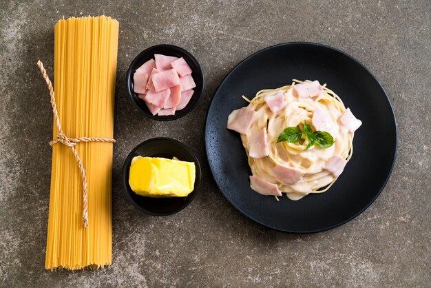 spaghetti carbonara ham