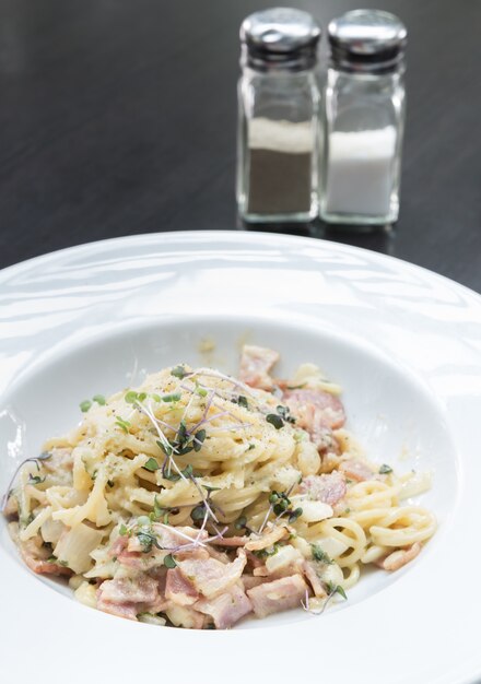 Foto spaghetti alla carbonara