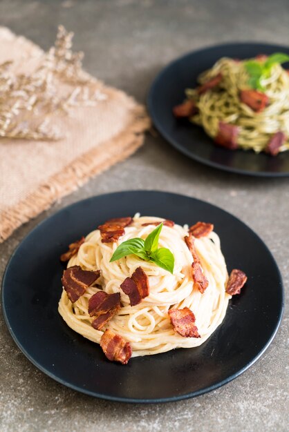 spaghetti cream cheese with bacon