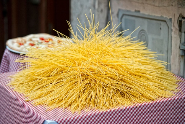 spaghetti geïsoleerd buiten het restaurant van rome