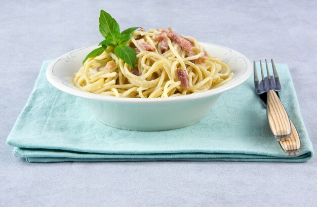 Spaghetti met Carbonara-saus