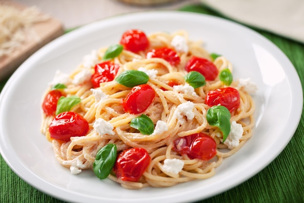 Spaghetti met cherrytomaatjes en ricotta