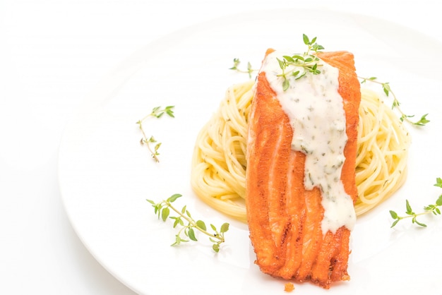 spaghetti met gebakken zalm