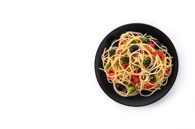 Spaghetti Met Groenten Broccolitomaten Pepers Geïsoleerd Witte Achtergrond