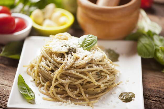 Spaghetti met pestosaus