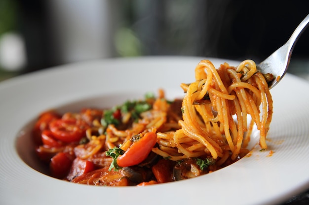 Spaghetti met tomaat en olijf, Italiaans eten?