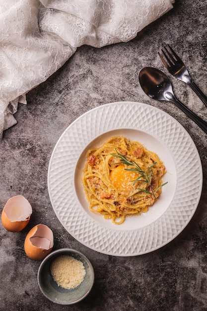 spaghetti op tafel