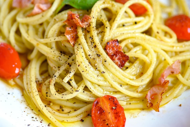 Spaghetti pasta with cherry tomatoes