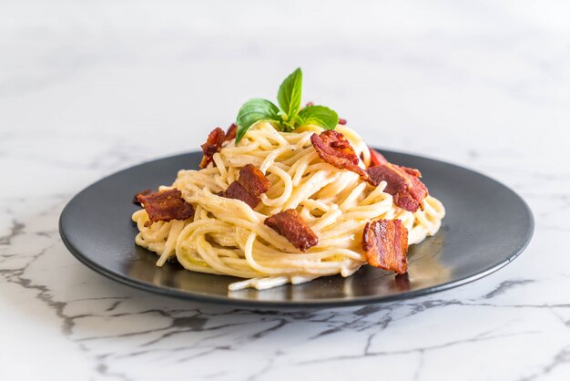 Spaghetti roomkaas met spek