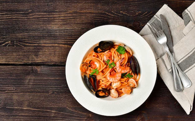 Spaghetti seafood pasta with clams and prawns with mussels