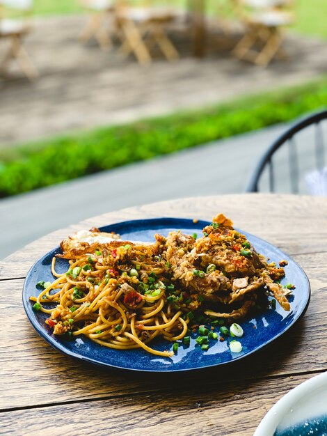 Photo spaghetti spicy soft shell crab