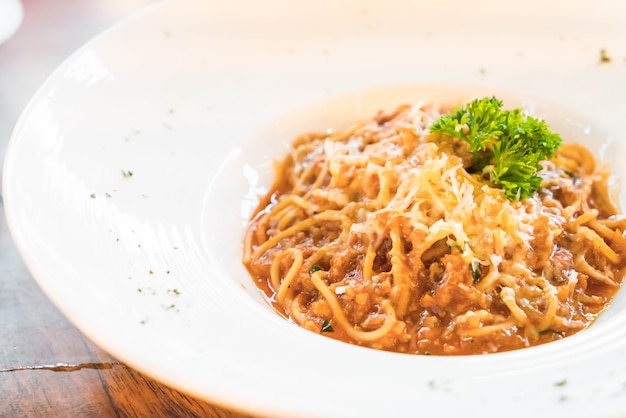 спагетти с мясным болонским соусом