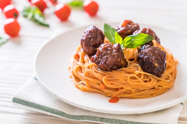 spaghetti with meatballs