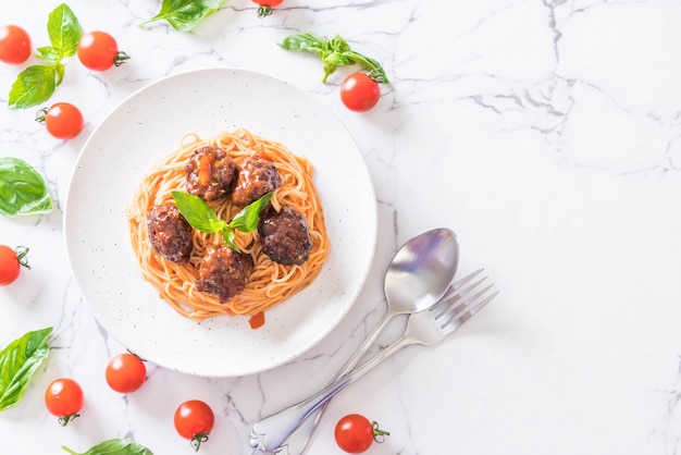 spaghetti with meatballs