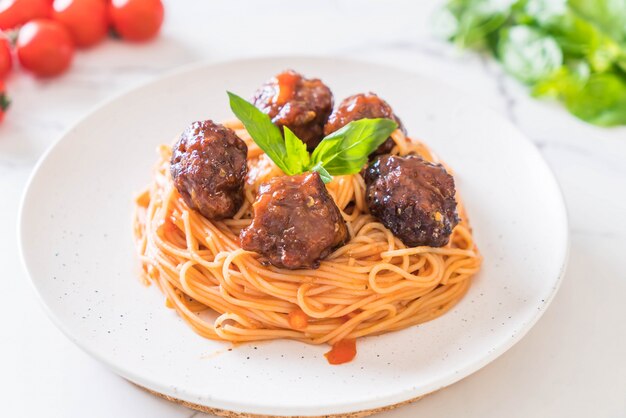 spaghetti with meatballs