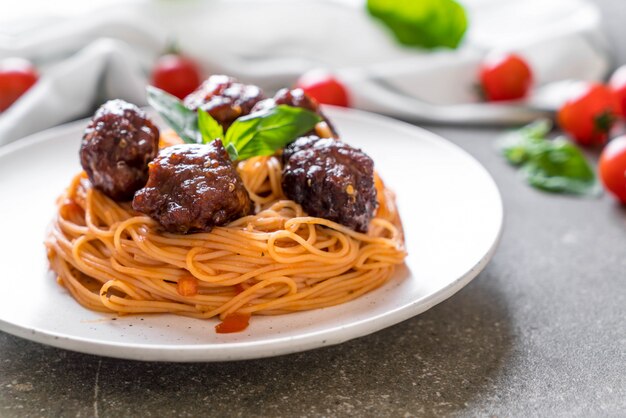 spaghetti with meatballs