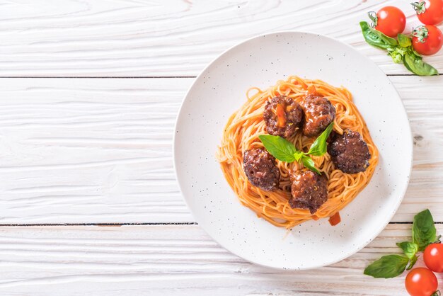 spaghetti with meatballs