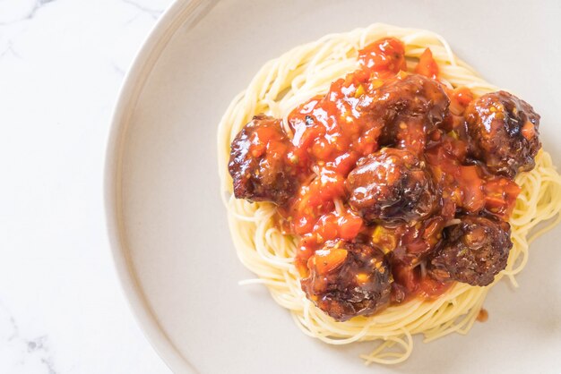 spaghetti with meatballs