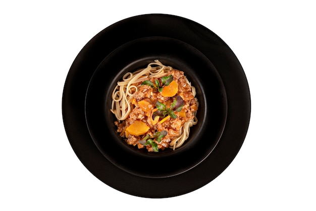 Спагетти с фаршем и овощами, томатный соус