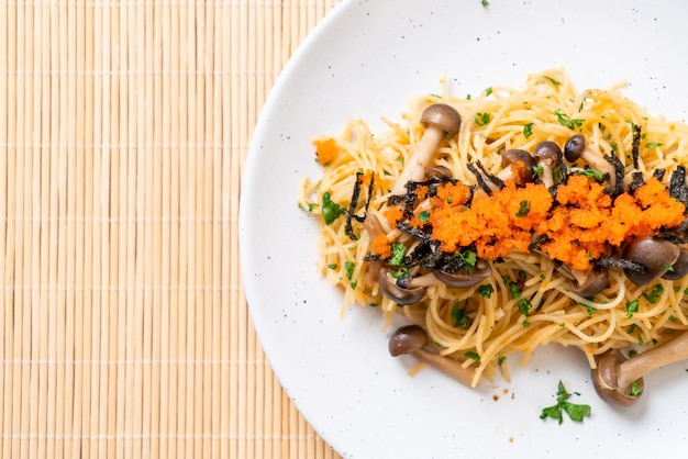 spaghetti with mushrooms, shrimp egg and seaweed 