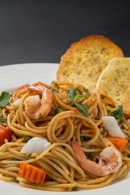 spaghetti with shrimp