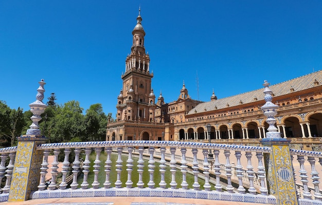 Foto spagna squareplaza de espana si trova nel parco pubblico maria luisa a siviglia, in spagna