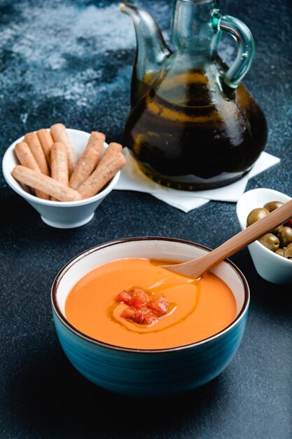 Photo spanish salmorejo cordobes on table