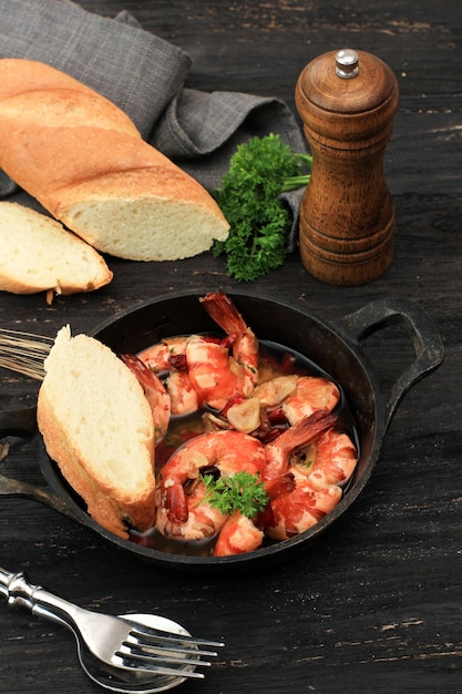 Креветки по-испански Gambas Al Ajillo