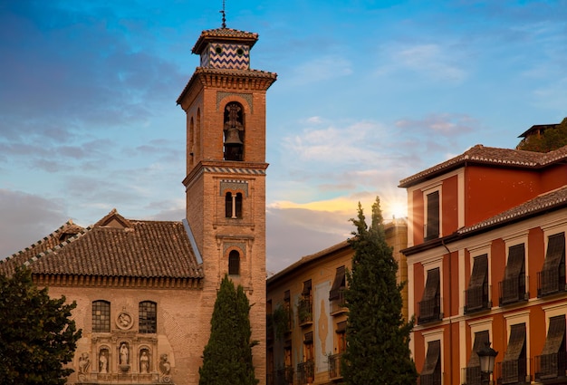 Spanje Granada straten en architectuur in een historisch stadscentrum