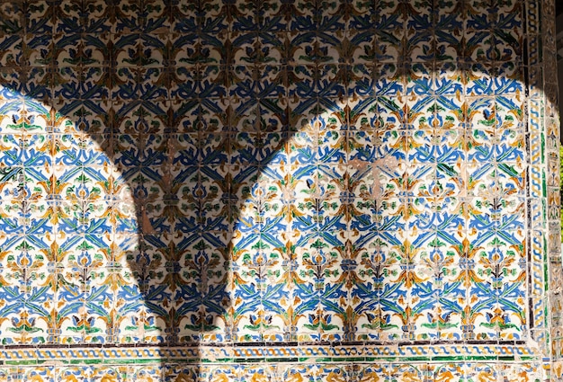 Spanje, regio Andalusië. Detail van het Koninklijk Paleis van Alcazar in Sevilla.