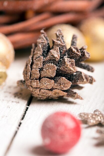 Foto sparappel op een houten tafel