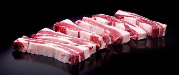 Speciale stukken rauw rundvlees voor barbecue slagerij