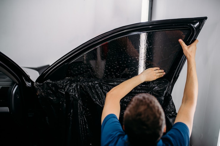 Foto specialist met drogere, kleurfolie-installatie