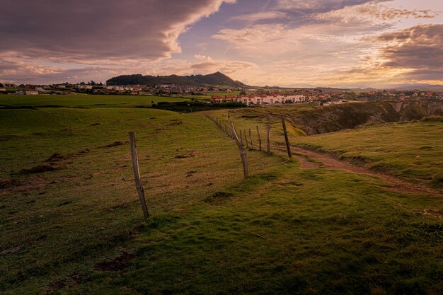 Liencres Cantabria Spain 근처의 Quebrada 해안의 장엄한 풍경