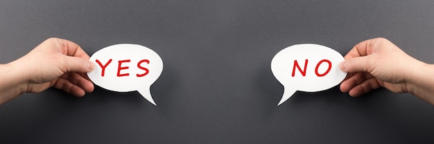 はいといやという言葉のスピーチバブルコミュニケーションシンボル ビジネスと教育のコンセプト